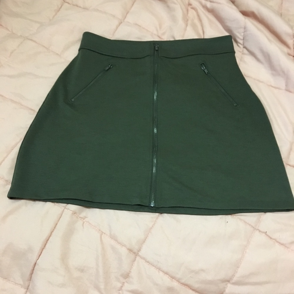 Front zip mini skirt